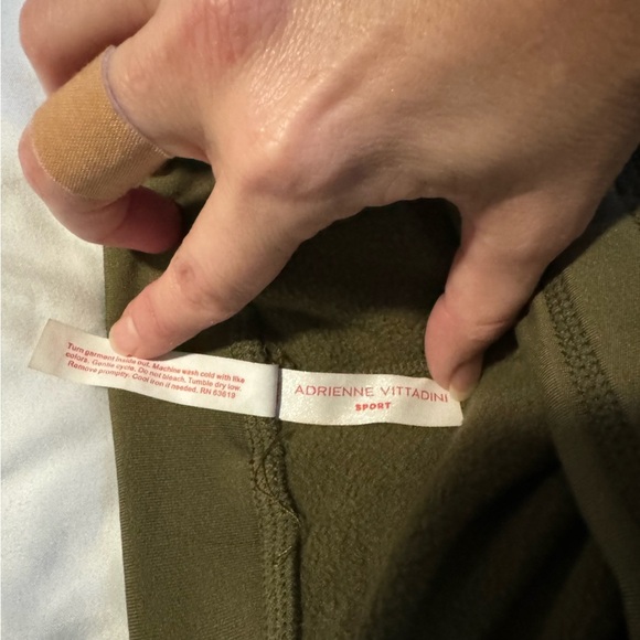 Adrienne Vittadini Sport Fleece Lined Leggings Sz S Olive green 24” w pockets - Picture 11 of 11